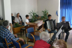 Posjet Zvonimira Kosa i djece iz Glazbene škole Gospić
