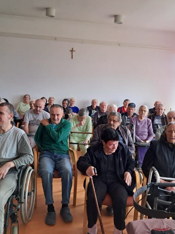 IMG-20241003-WA0003 Međunarodni dan starijih osoba prigodno je obilježen i u Podružnici Otočac