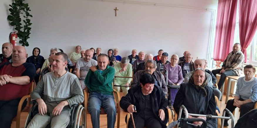 IMG-20241003-WA0003 Međunarodni dan starijih osoba prigodno je obilježen i u Podružnici Otočac