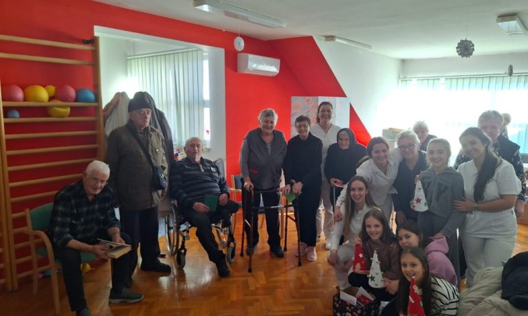 IMG-20241218-WA0005 Posjet školskog volonterskog kluba učenika O.Š. Dr. Jure Turića iz Gospića