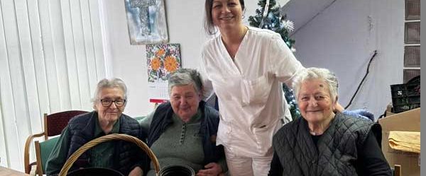 Korisnici Doma u sklopu radne terapije posijali su božićnu pšenicu za sve korisnike Doma.
