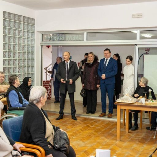 Župan Petry posjetio Dom za starije i nemoćne osobe u Gospiću