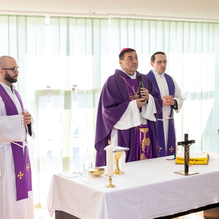 Biskup posjetio županijski Dom za starije i blagoslovio djelatnike