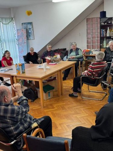 Volonteri Crvenog križa Gospić posjetili dom za starije