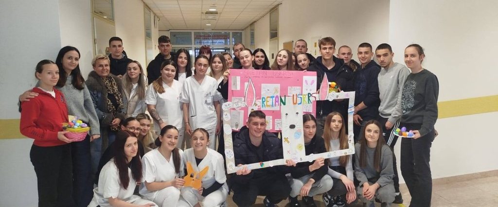 Učenici Strukovne škole u Gospiću sudjelovali u kreativnoj uskrsnoj radionici