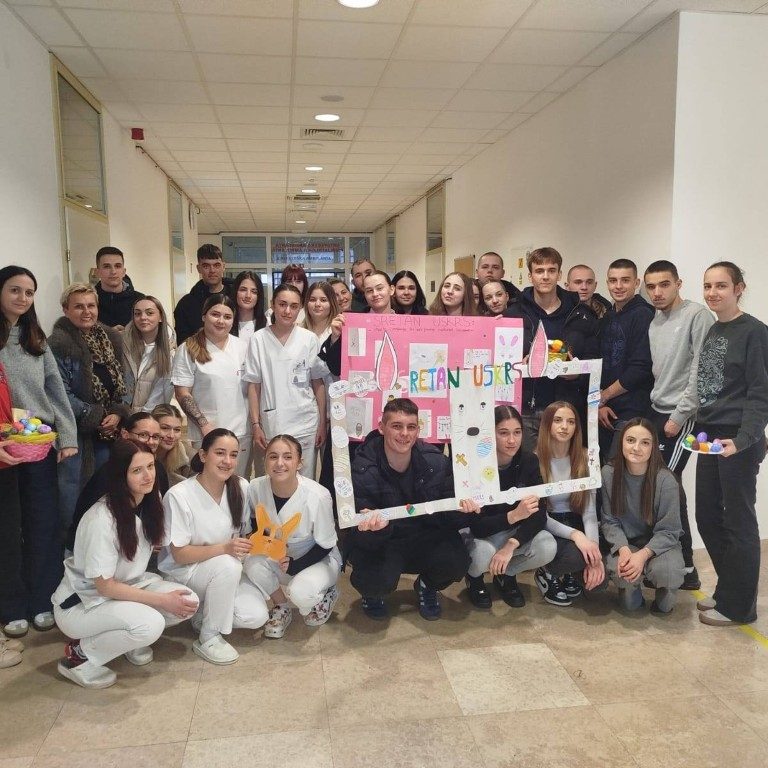 Učenici Strukovne škole u Gospiću sudjelovali u kreativnoj uskrsnoj radionici