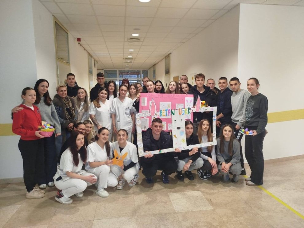 Učenici Strukovne škole u Gospiću sudjelovali u kreativnoj uskrsnoj radionici