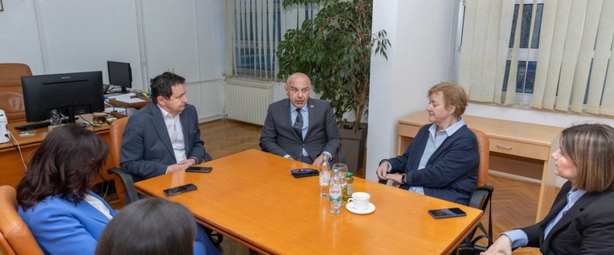https://www.lika-online.hr/ministar-alen-ruzic-obisao-dom-za-starije-osobe-licko-senjske-zupanije/