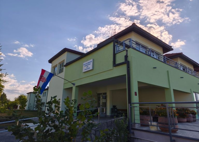 Završena sanacija pročelja novog dijela Doma u Gospiću