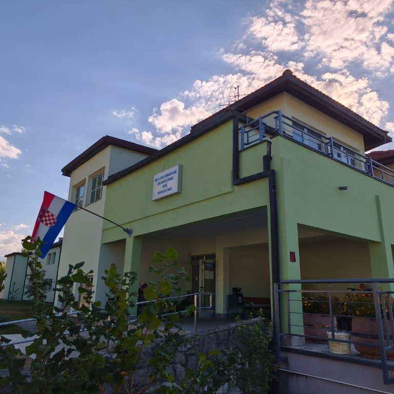 Završena sanacija pročelja novog dijela Doma u Gospiću